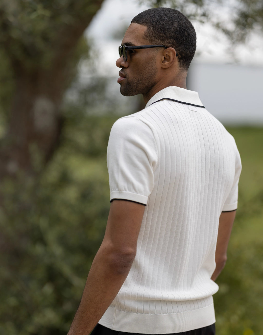 POLO TRICOT FALSO LISO COM FECHO BRANCO ZOLF
