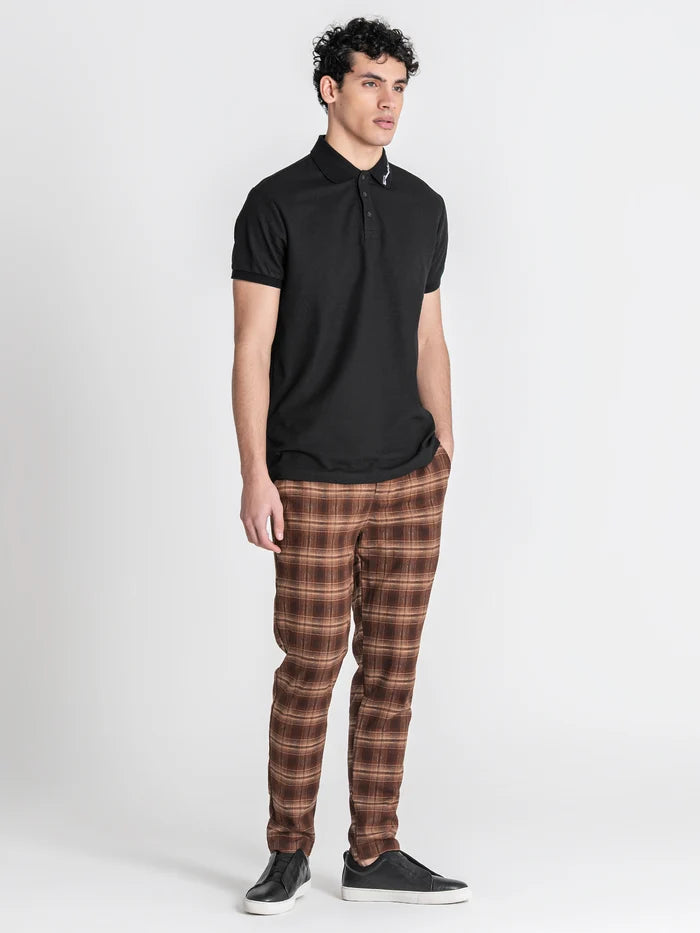 POLO PRETO COM LOGO PONTO CHIC