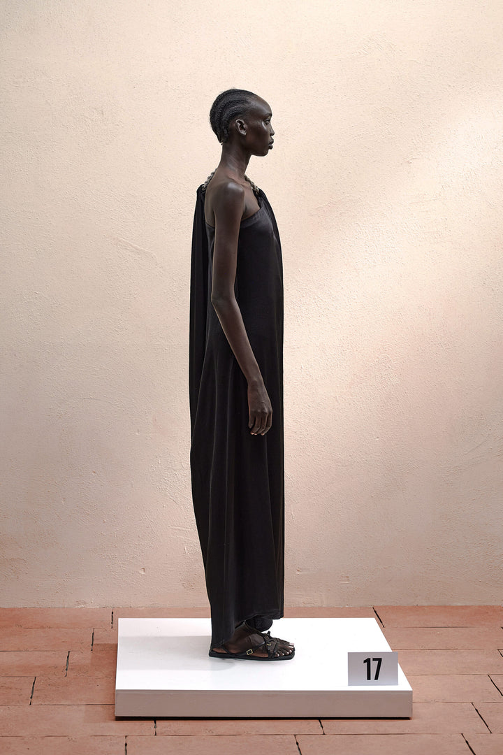 VESTIDO LONGO ACETINADO PRETO DE OMBRO EM BRILHO ELEH