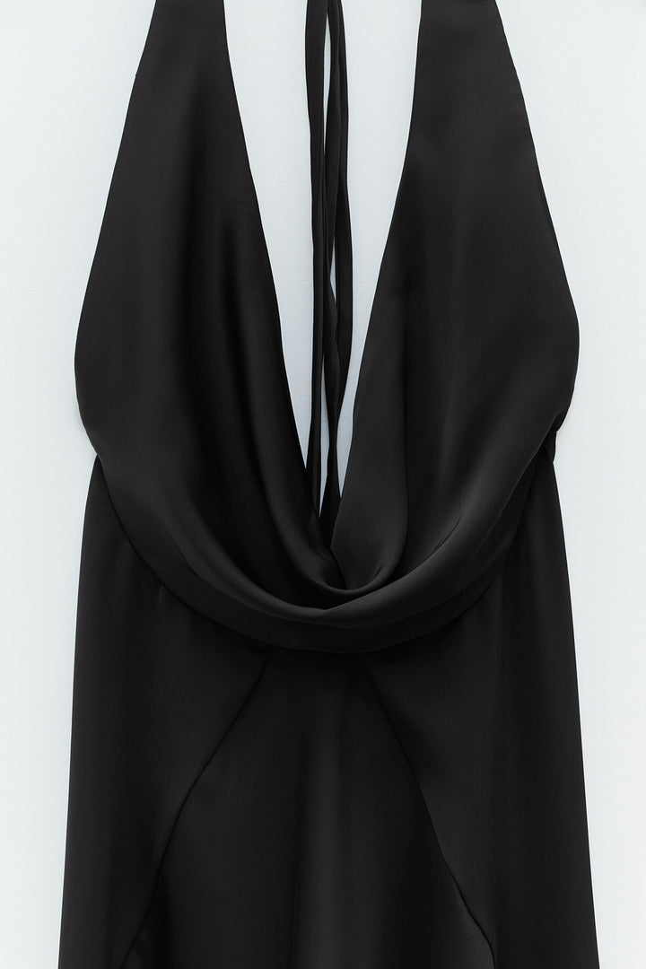 VESTIDO ACETINADO PRETO COM DECOTE ELEH
