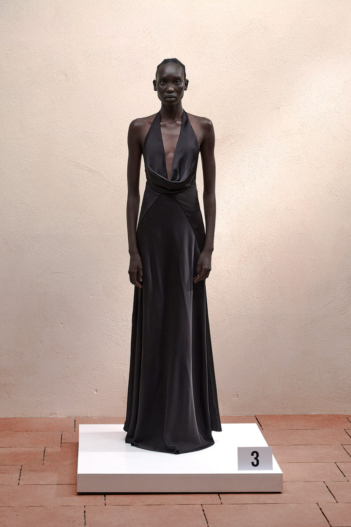 VESTIDO ACETINADO PRETO COM DECOTE ELEH