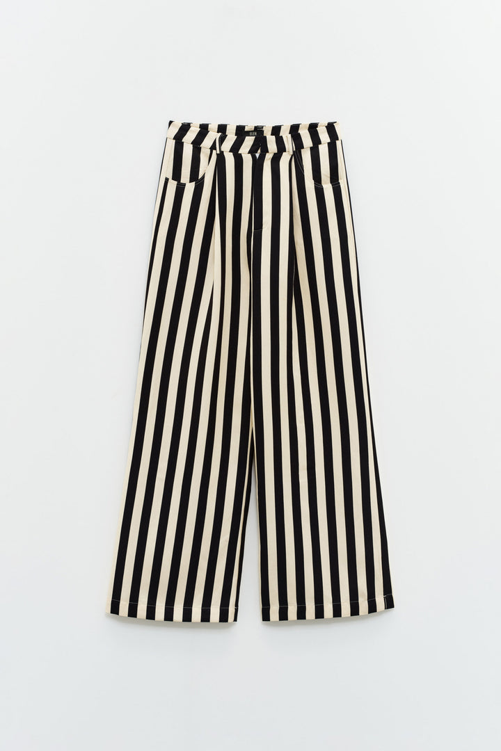 CALÇA COM PADRÃO ÁS RISCAS ELEH