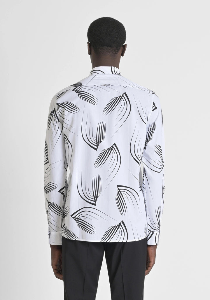 CAMISA REGULAR BRANCA COM ESTAMPA ABSTRATA ANTONY MORATO