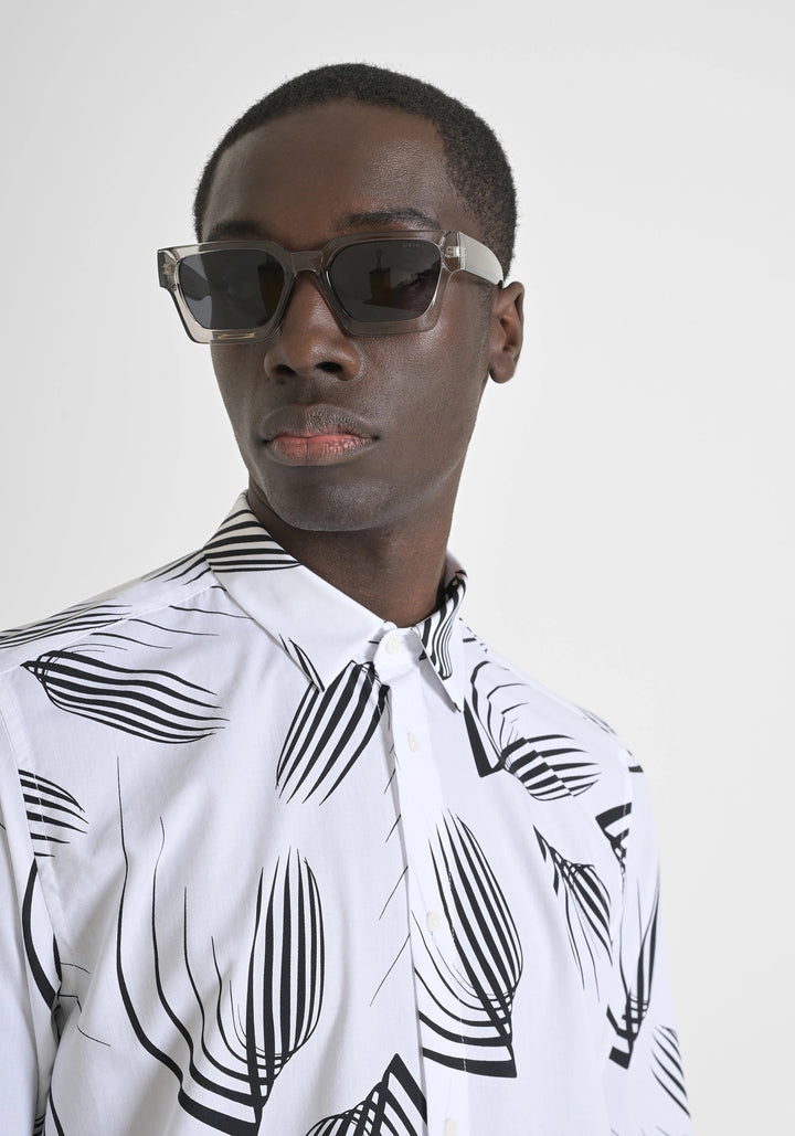 CAMISA REGULAR BRANCA COM ESTAMPA ABSTRATA ANTONY MORATO