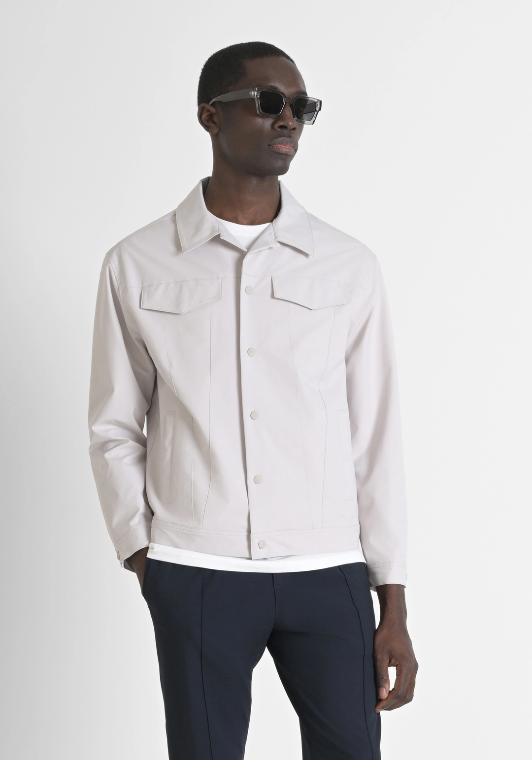 CASACO PAPIRO REGULAR FIT COM LOGO DE METAL ANTONY MORATO