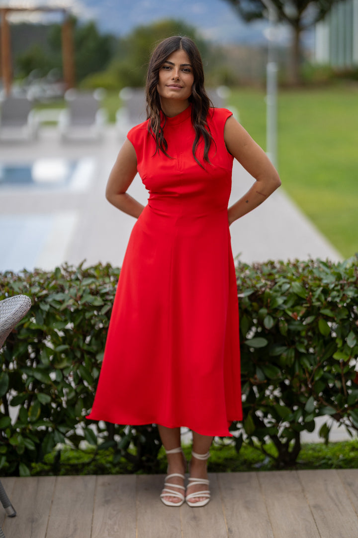 VESTIDO VERMELHO COM ABERTURA NA COSTA PONTO CHIC