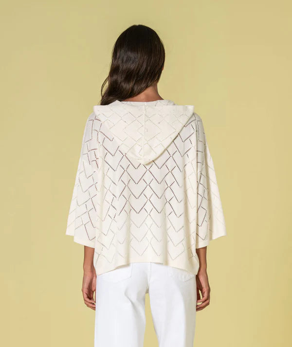CAMISOLA BEGE COM CAPUZ DE MALHA RENDADA RUGA