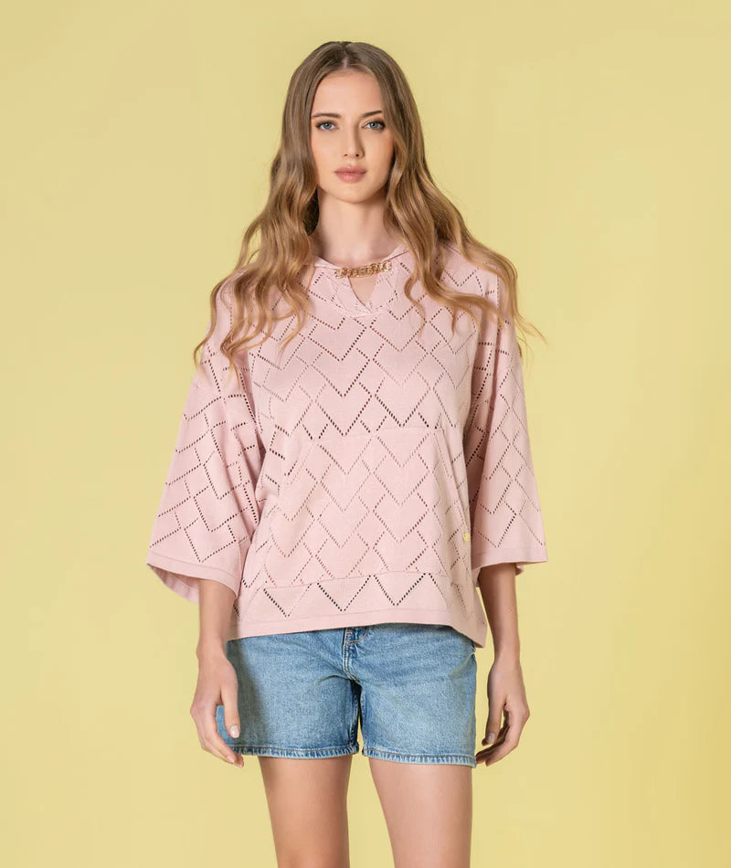 CAMISOLA ROSA COM CAPUZ EM MALHA RENDADA RUGA