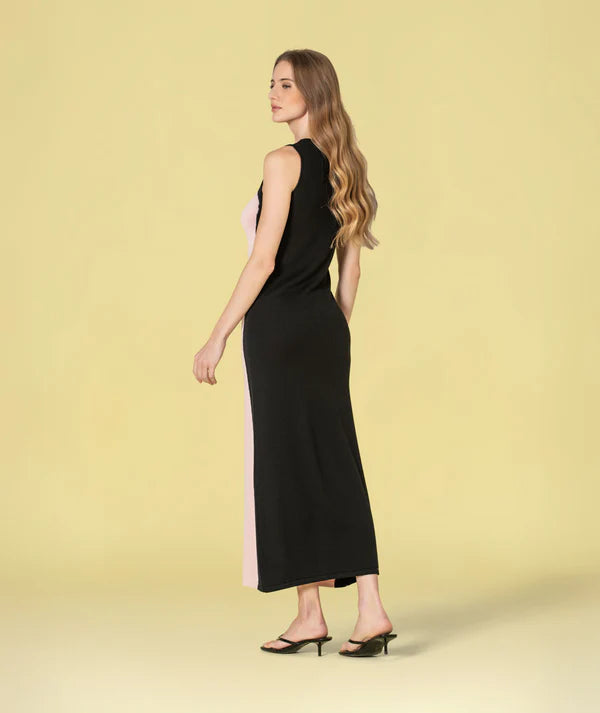VESTIDO DE MALHA ROSA E PRETO COM RECORTE CORAÇÃO RUGA