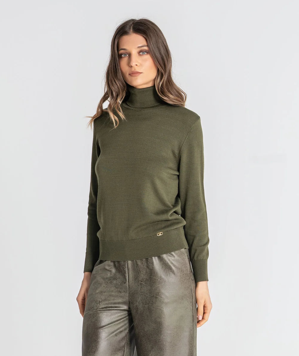 Camisola verde militar básica de gola alta Ruga | Ponto Chic