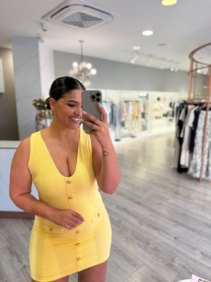 VESTIDO CURTO AMARELO PONTO CHIC
