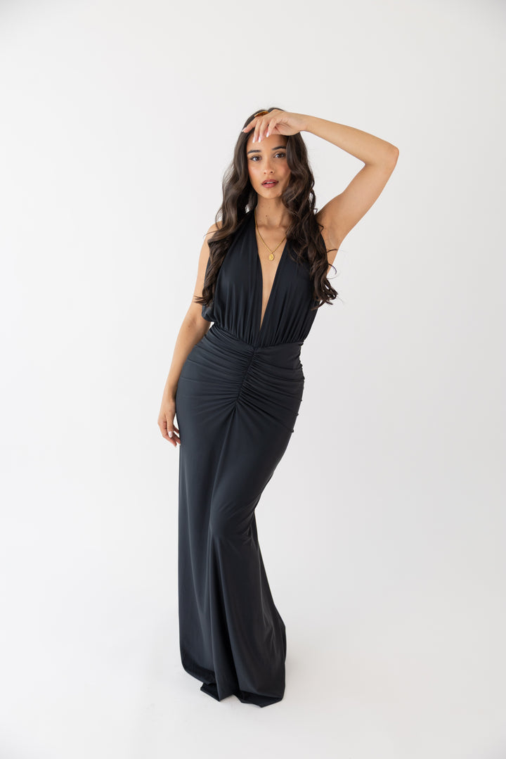 VESTIDO PRETO COMPRIDO DRAPEADO LANÇA PERFUME