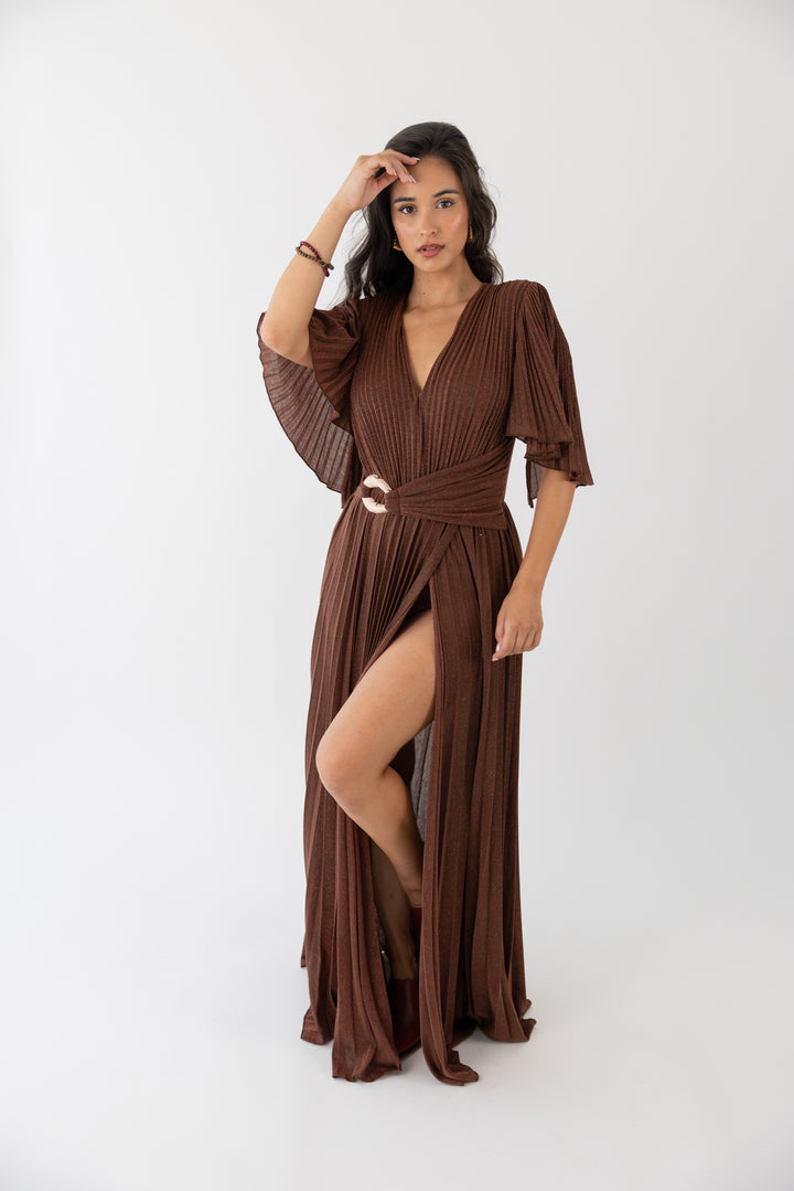 VESTIDO COMPRIDO CASTANHO PLISSADO FRACOMINA