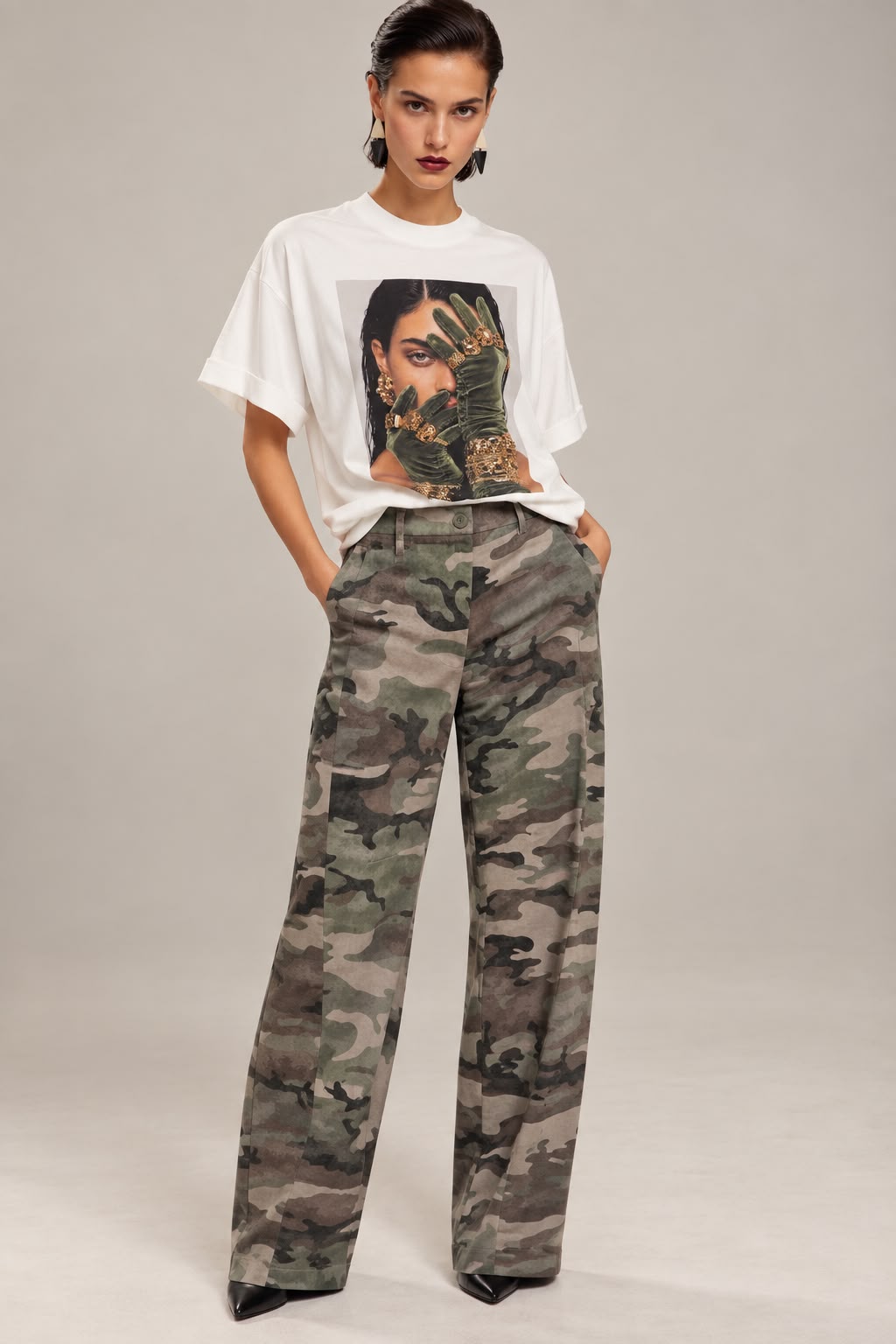 T-SHIRT BRANCA OVERSIZED COM ESTAMPADO IMPERIAL