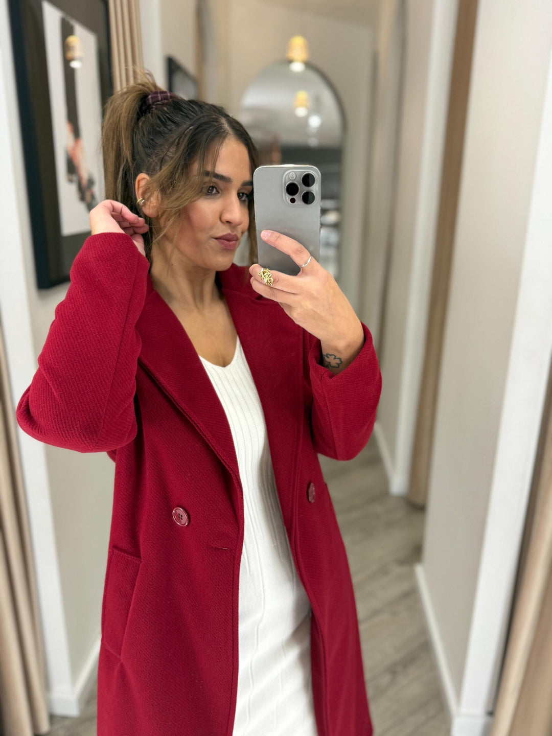 CASACO CLÁSSICO COM LAPELAS VERMELHO PONTO CHIC