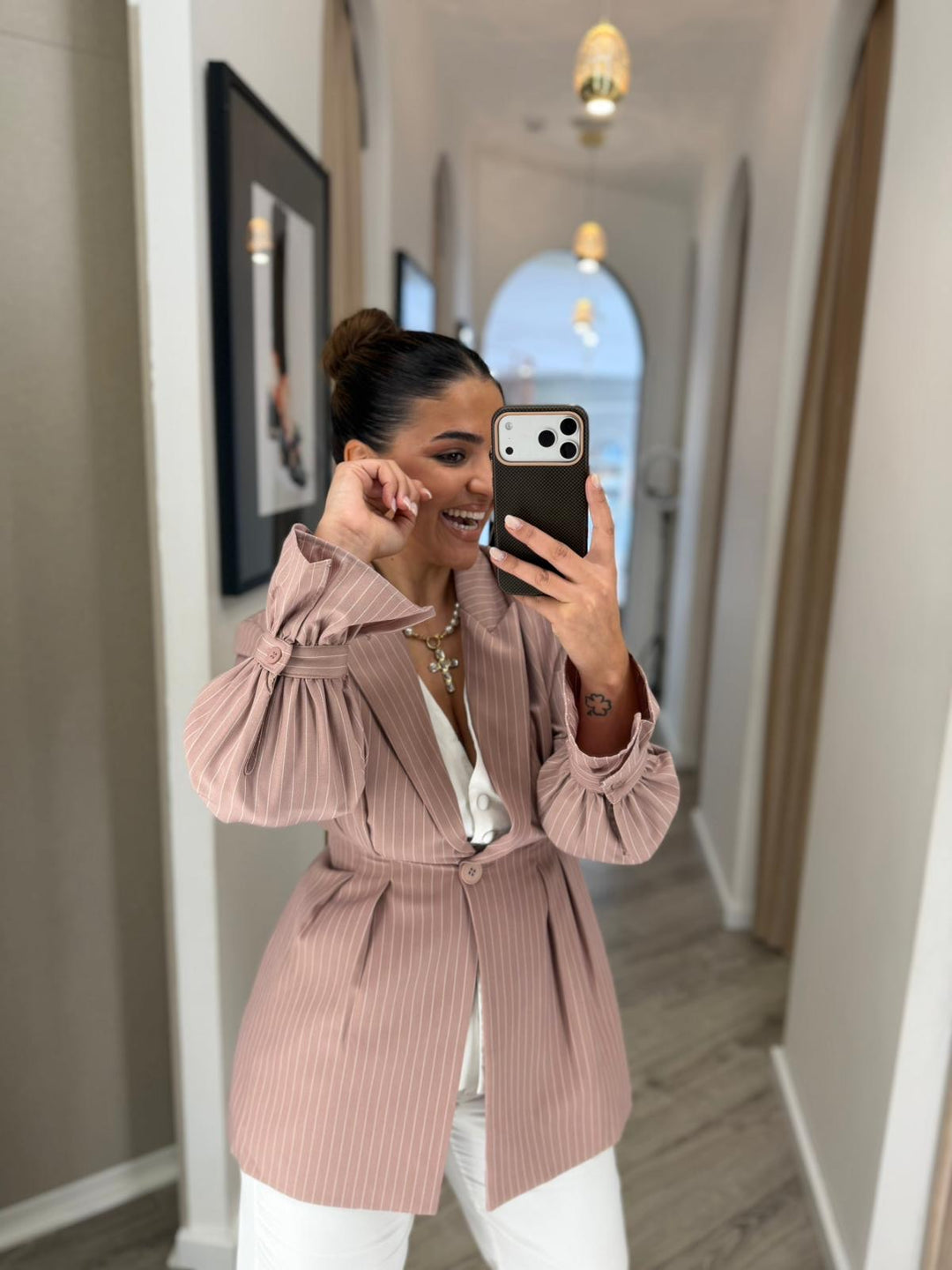 BLAZER ROSA RISCA DE GIZ COM PUNHO FRANZIDO PONTO CHIC