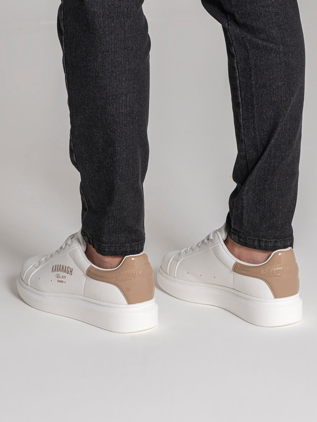 Sapatilhas Taupe Lisas Ponto Chic
