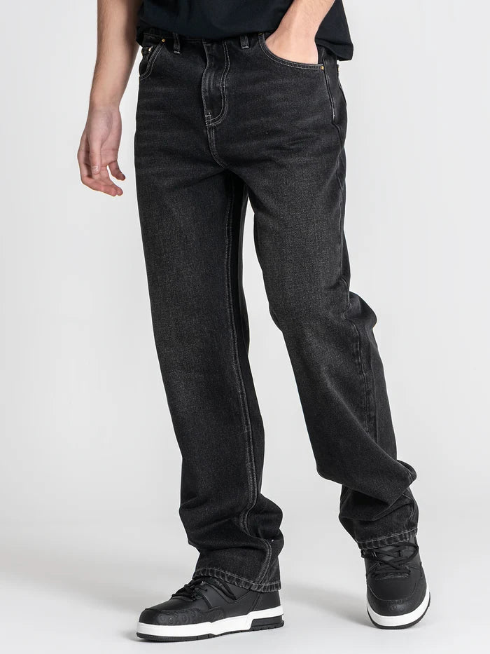 CALÇAS JEANS PRETAS COM LAVAGEM PONTO CHIC