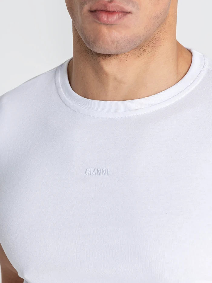 T-SHIRT BRANCA COM LOGO PONTO CHIC