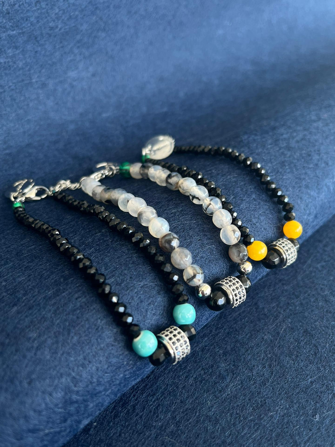 PULSEIRA PEDRASSHINEYELLOW PONTO CHIC