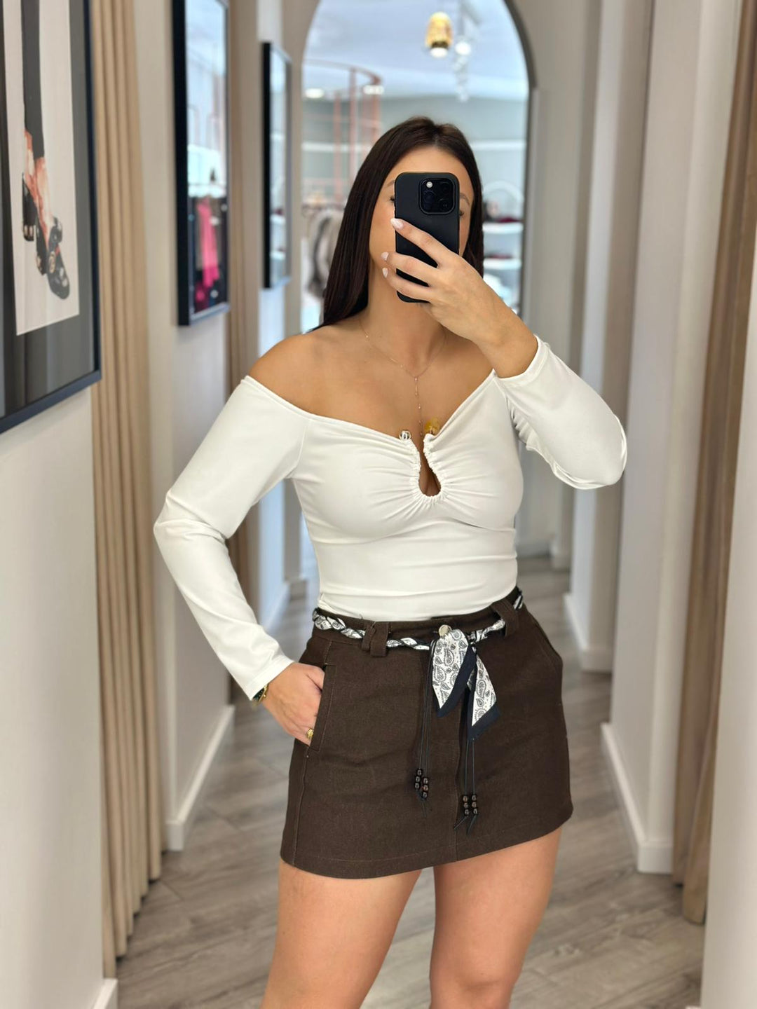 BODY BRANCO COM PORMENOR NO PEITO PONTO CHIC