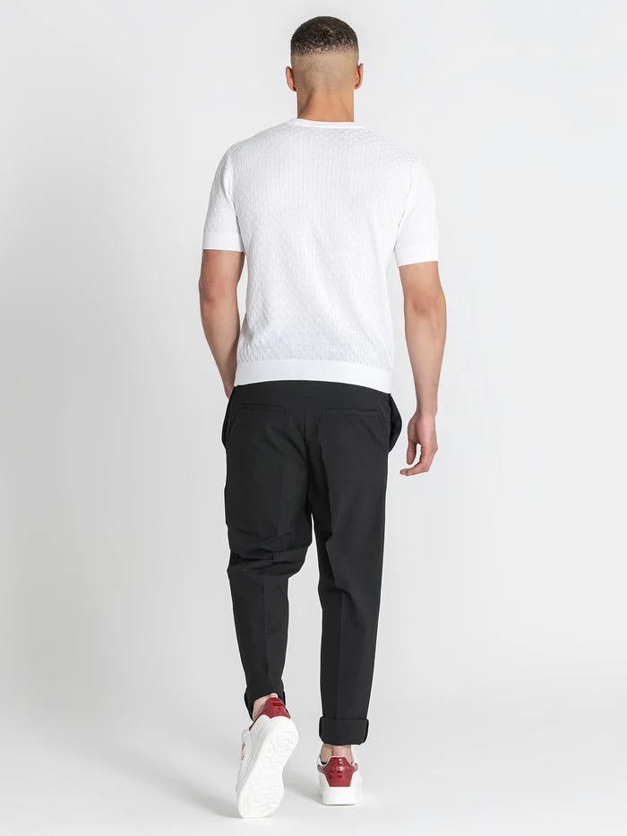 T-SHIRT BRANCA EM MALHA QUADRADOS PONTO CHIC