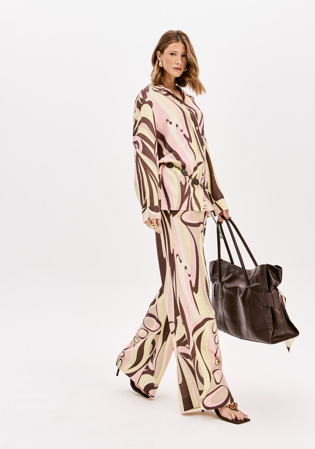CALÇA FLUIDA ESTAMPADA ROSA E AMARELO LANÇA PERFUME
