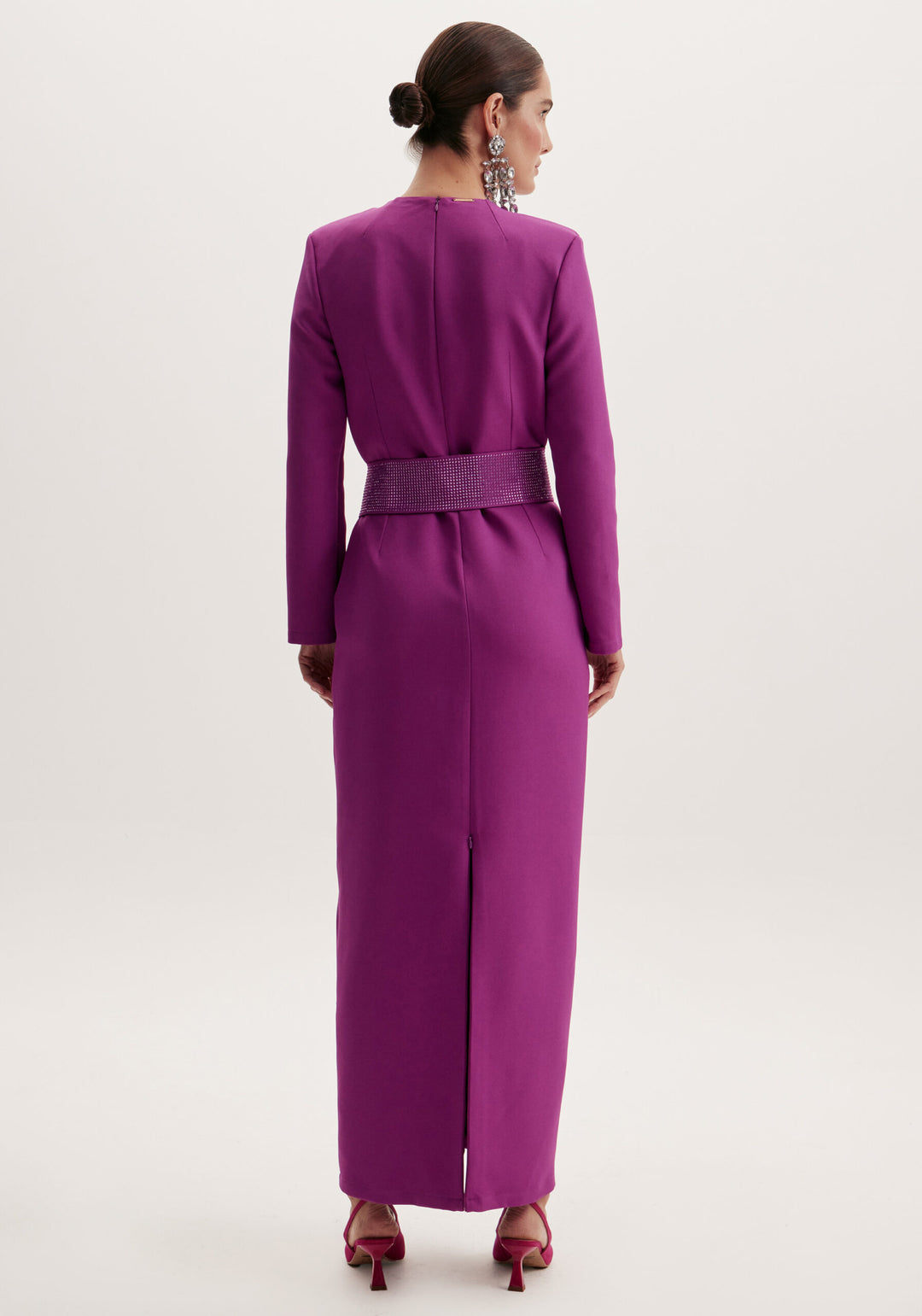 VESTIDO MIDI BERINGELA COM CINTO DE BRILHANTES LANÇA PERFUME