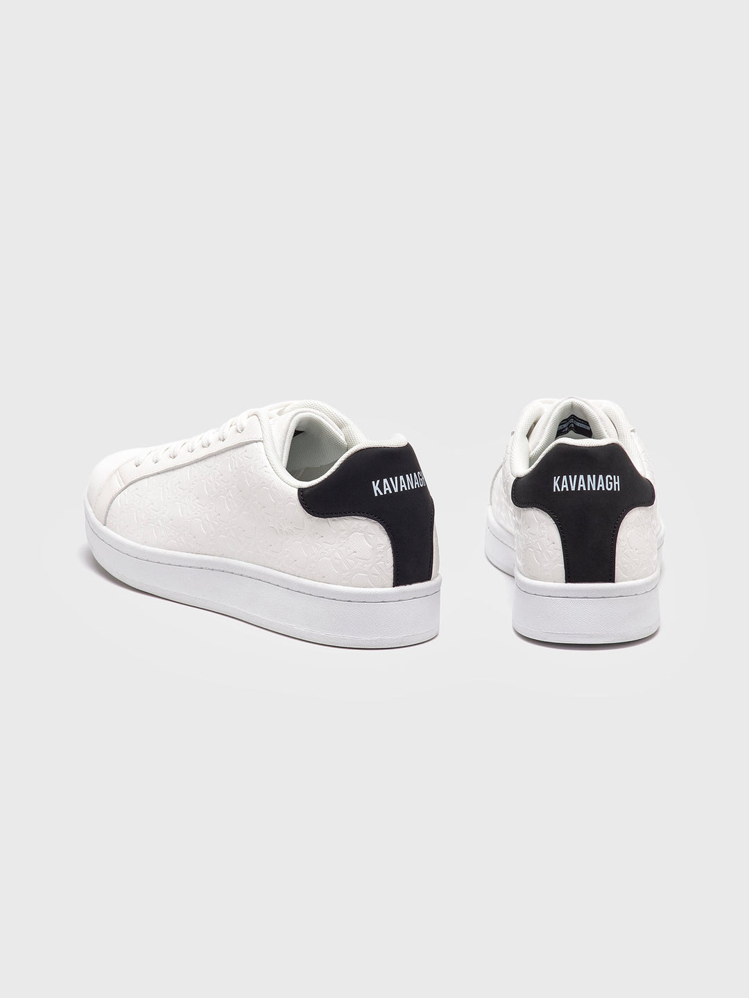 Sapatilhas Brancas Com Estampado Ponto Chic