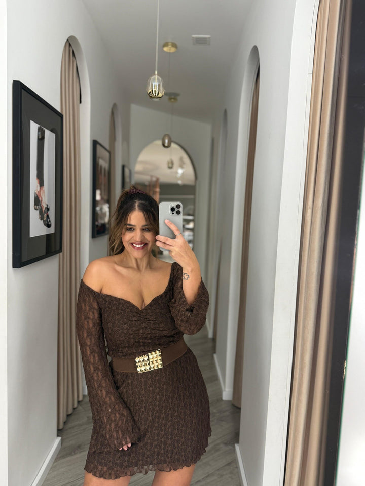VESTIDO DE RENDA CASTANHO PONTO CHIC
