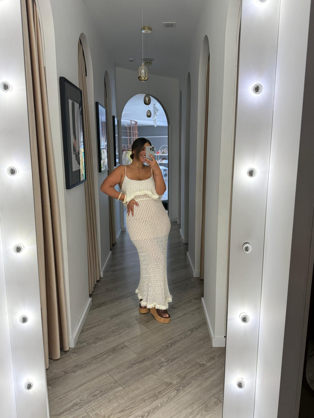 VESTIDO COMPRIDO BRANCO TECIDO TRABLHADO PONTO CHIC