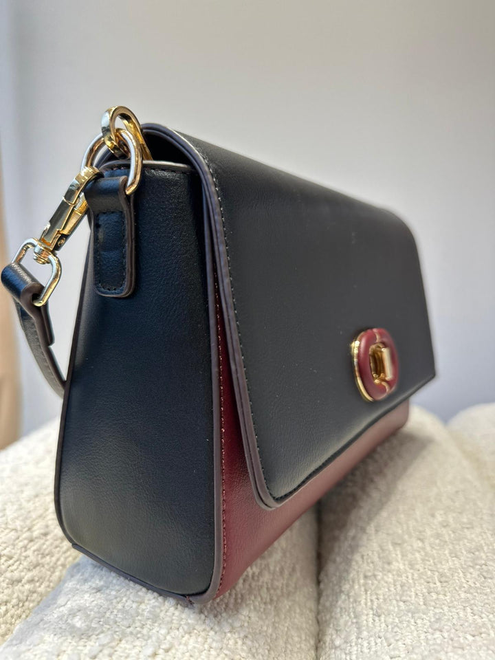 MALA PRETA E BORDEAUX COM FECHO DOURADO PONTO CHIC