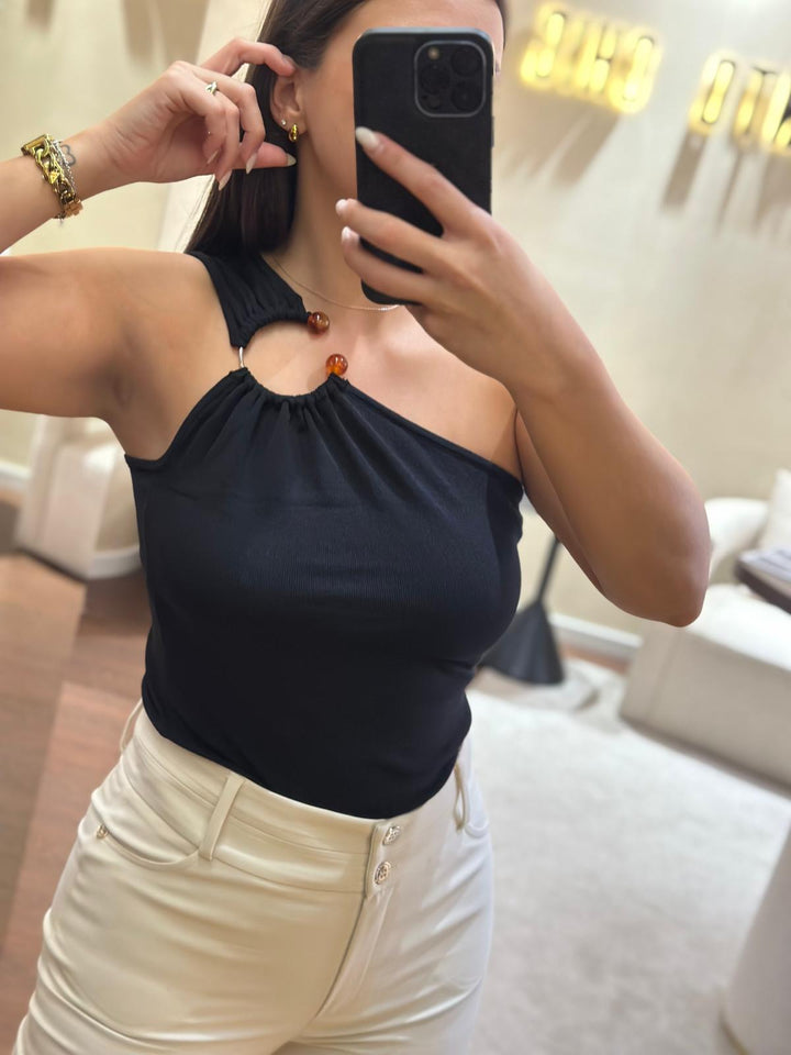 TOP ASSIMÉTRICO PRETO PONTO CHIC