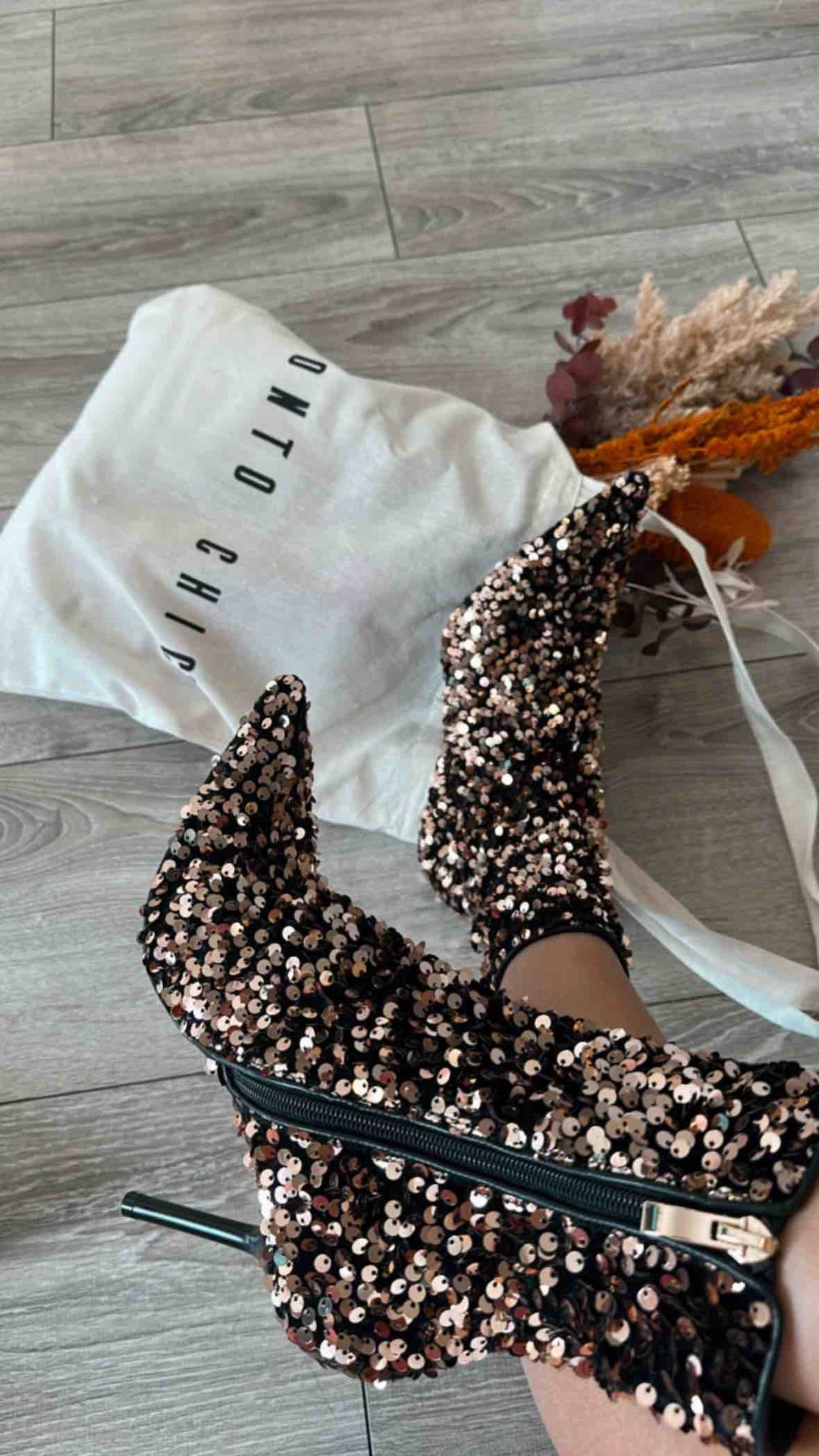 BOTINS DE LANTEJOULAS BRONZE RINASCIMENTO
