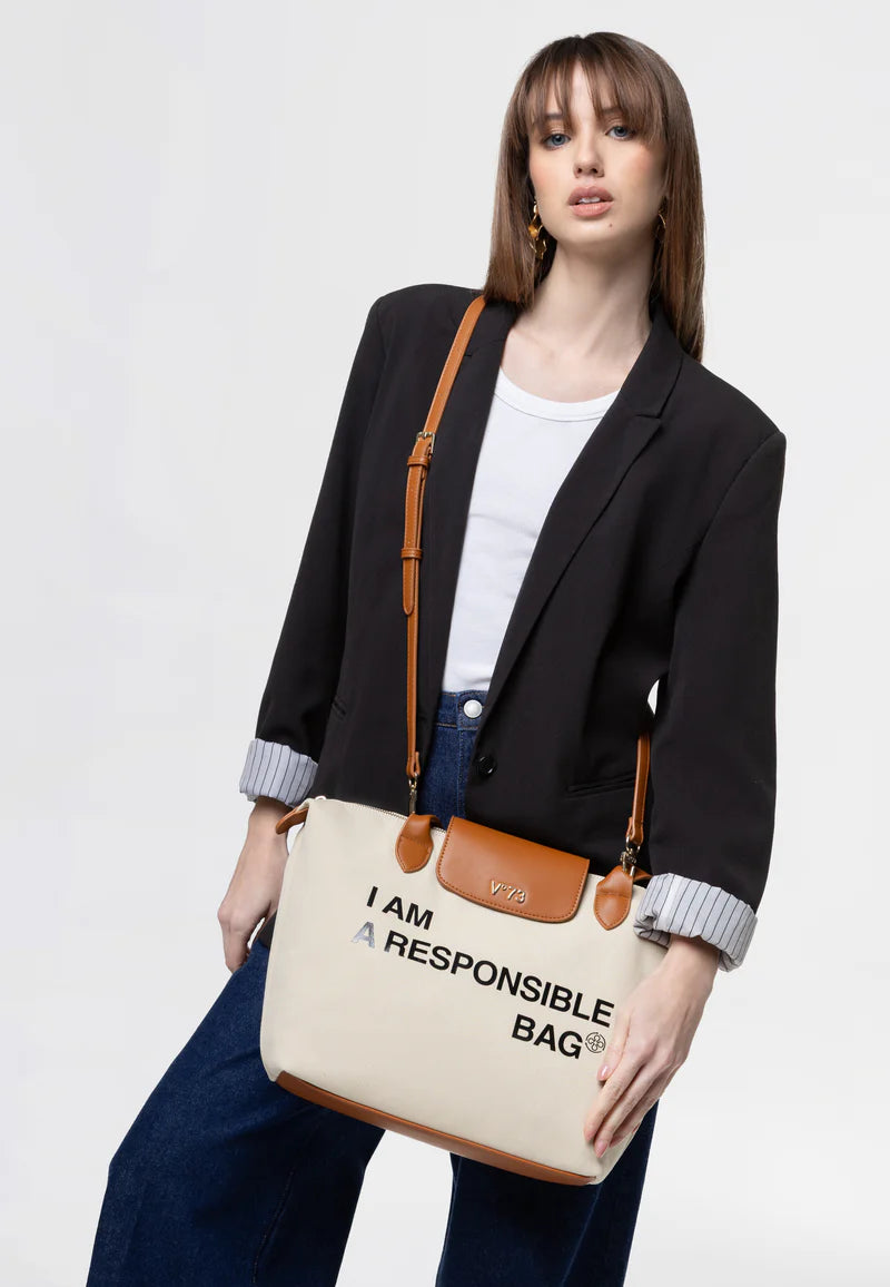 BOLSA BEGE COM MENSAGEM E DETALHES EM PELE CAMEL PONTO CHIC