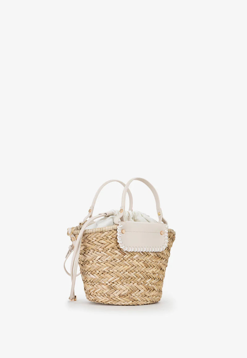 BOLSA CESTO EM PALHA COM DETALHES EM PELE BEGE PONTO CHIC