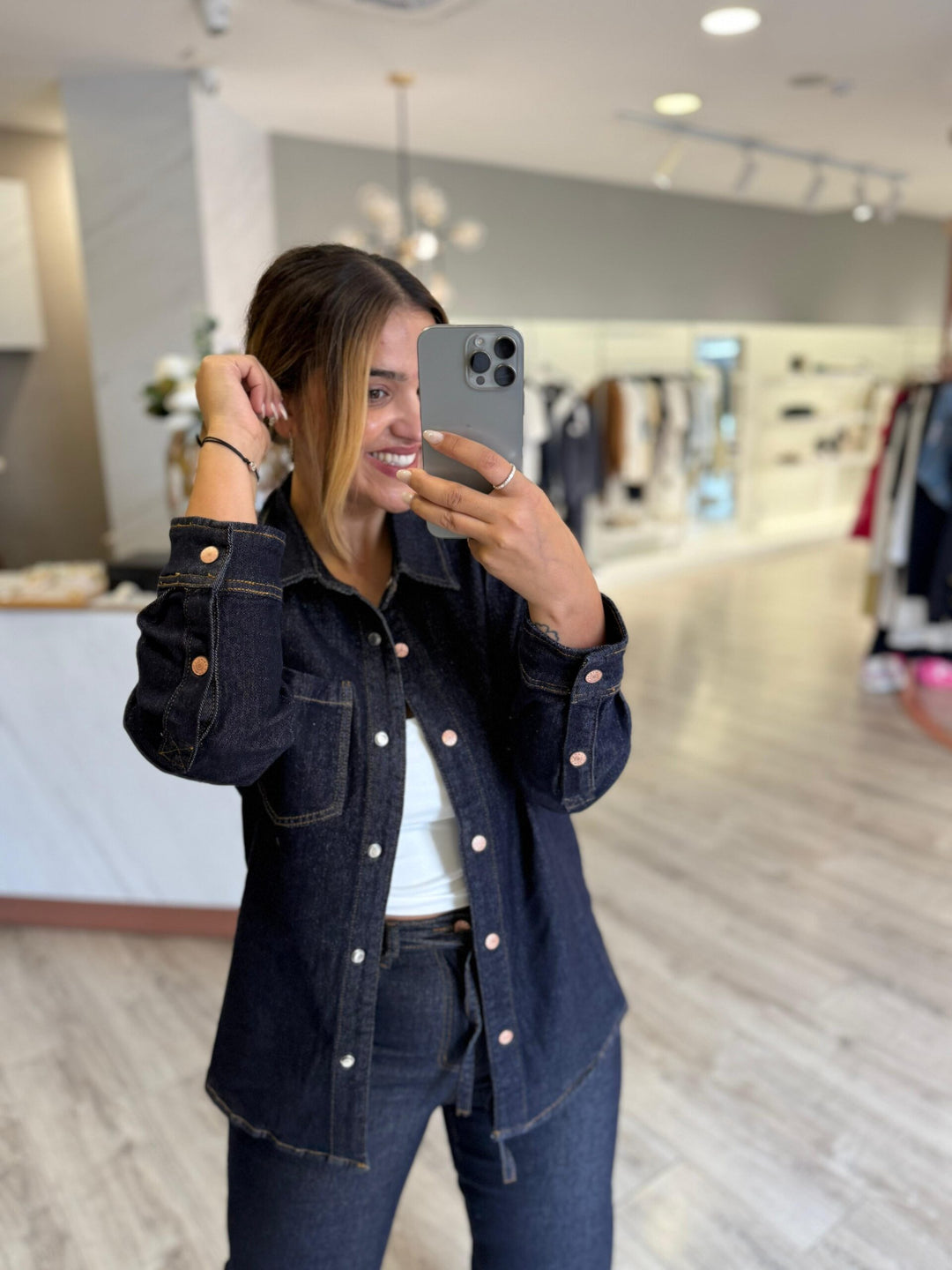 CONJUNTO CAMISA E CALÇAS DENIM PONTO CHIC