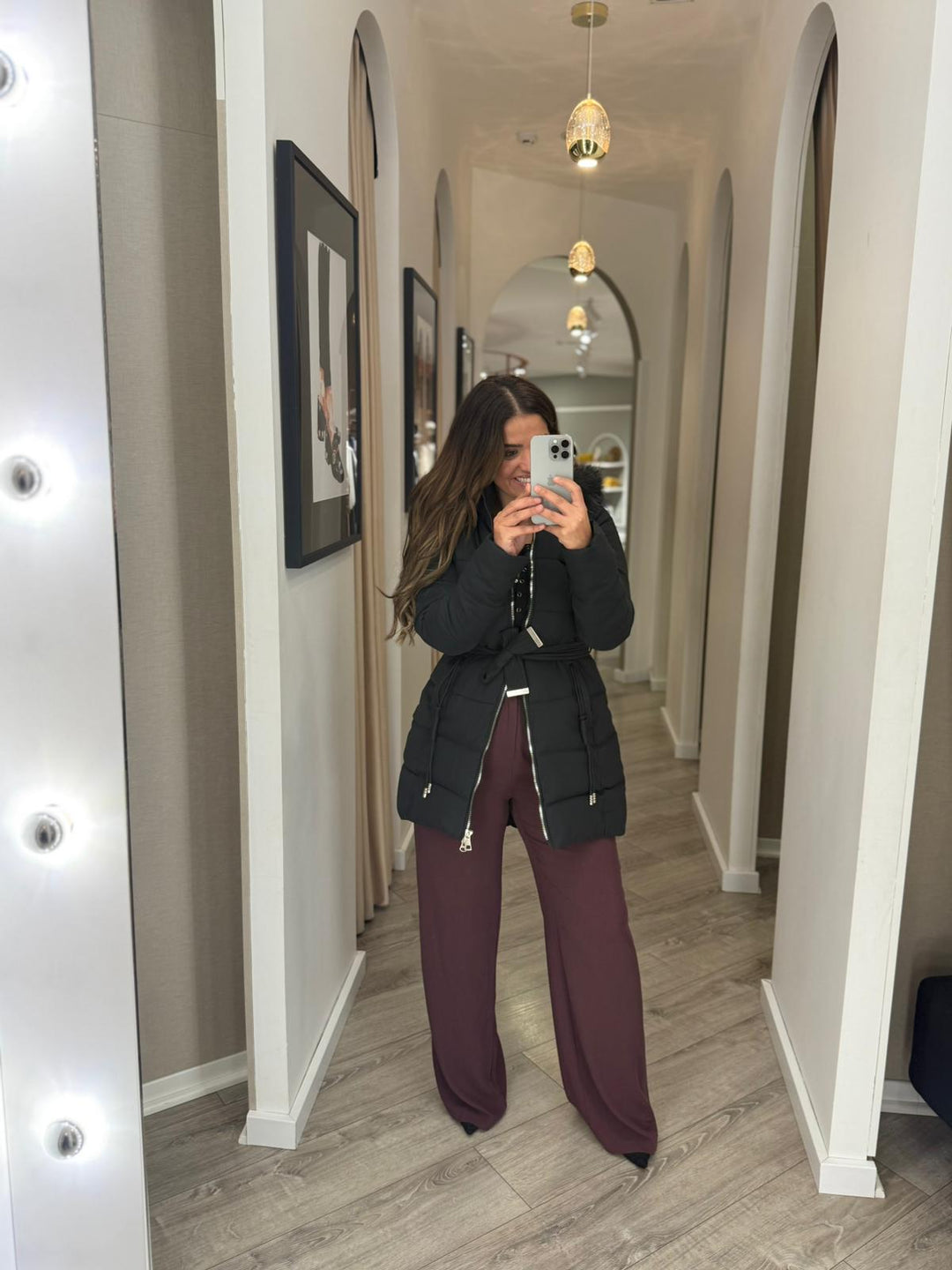 CASACO ACOLCHOADO PRETO COM CINTO PONTO CHIC