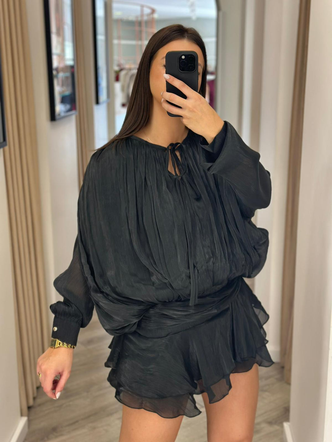 VESTIDO PRETO CURTO FRANZIDO PONTO CHIC