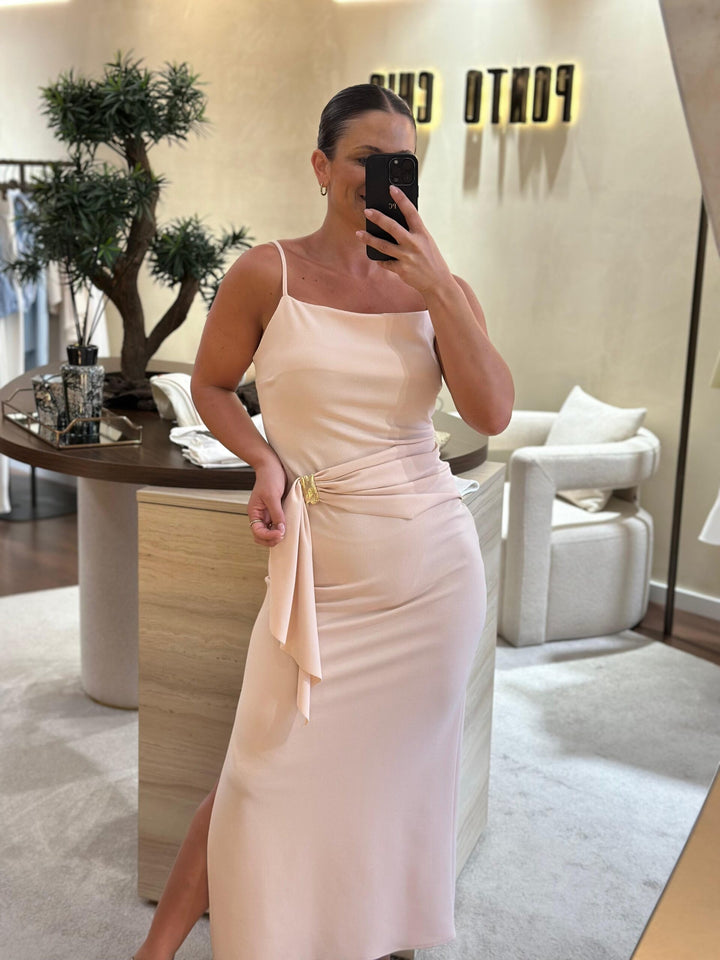 VESTIDO NUDE COM DRAPEADO NA FRENTE RINASCIMENTO