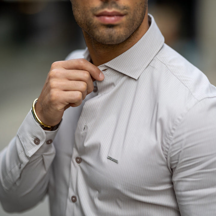 CAMISA GOLA ITALIANA BEGE COM RISCA SLIM FIT ZOLF