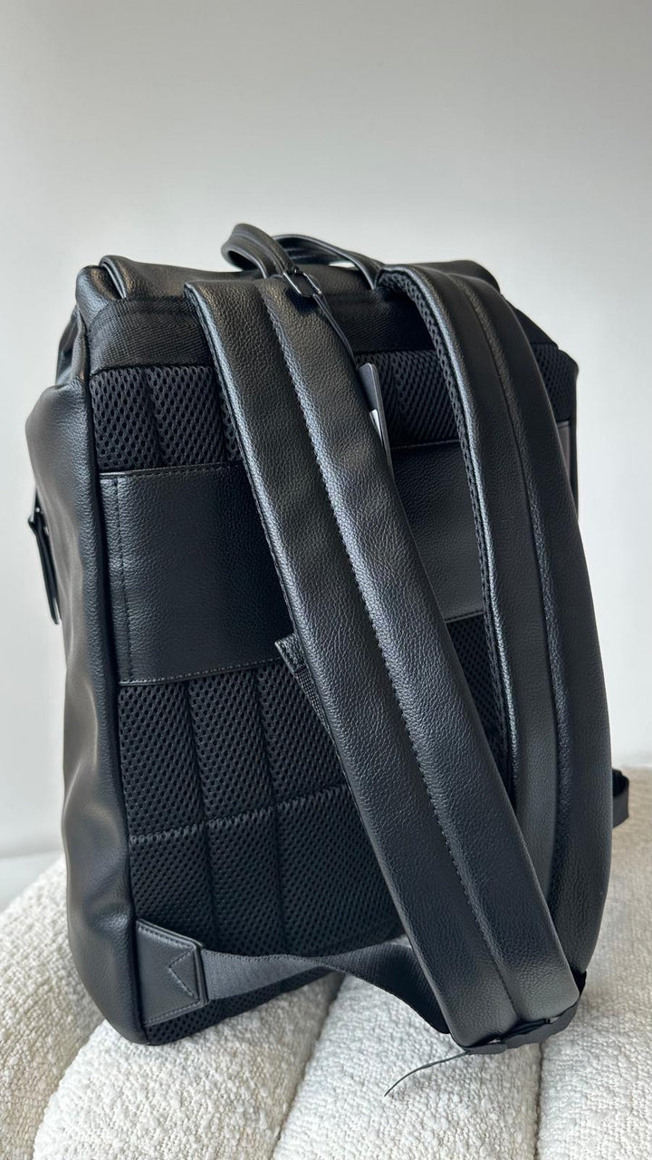 MOCHILA PRETA  ANTONY MORATO