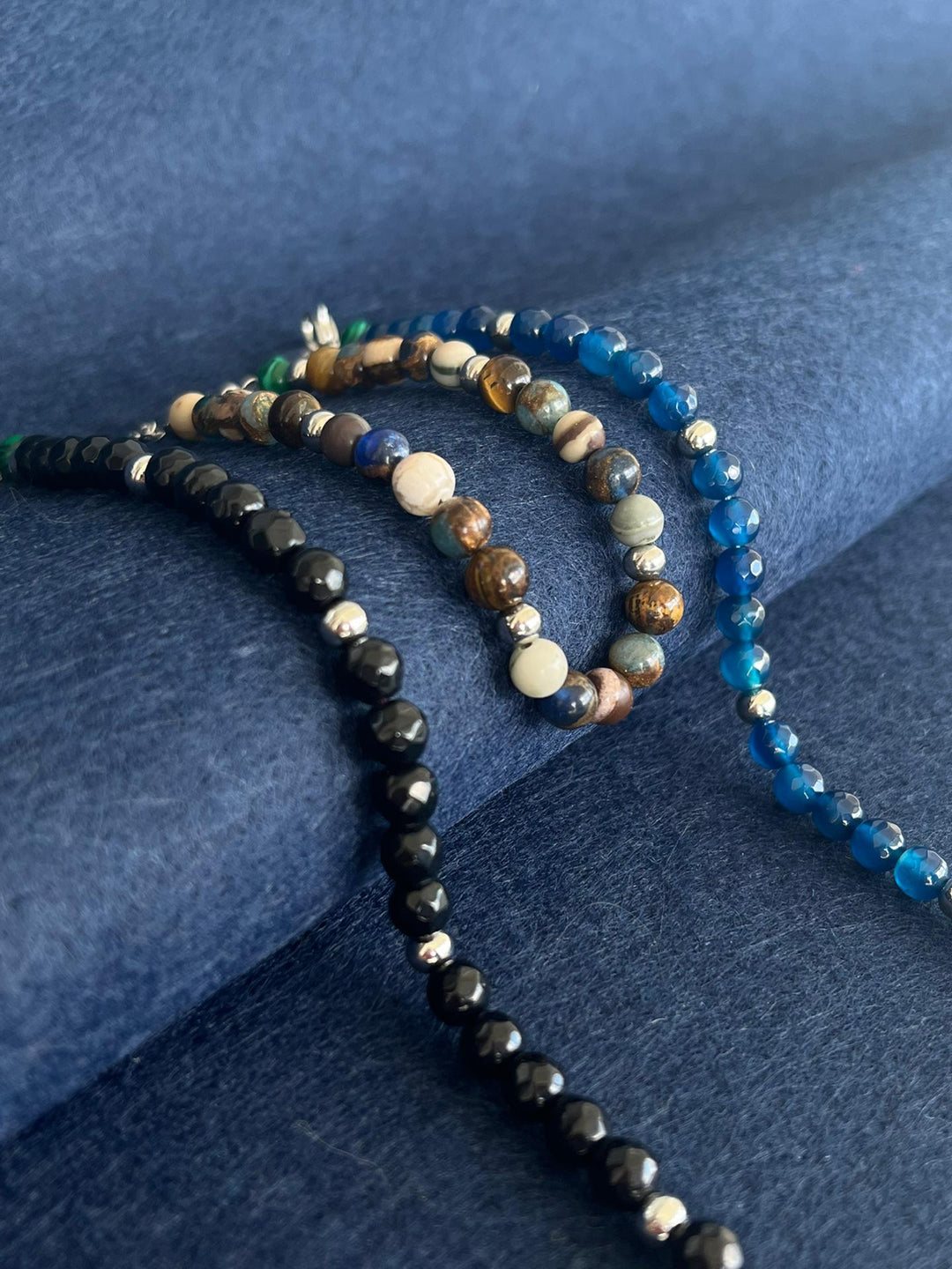 PULSEIRA PEDRASFIVEALLBROWN PONTO CHIC