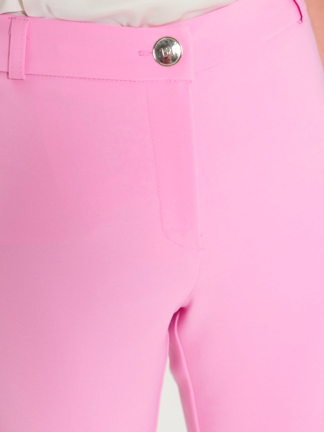 CALÇA ROSA TAFFY COM CORTE JUSTO RINASCIMENTO