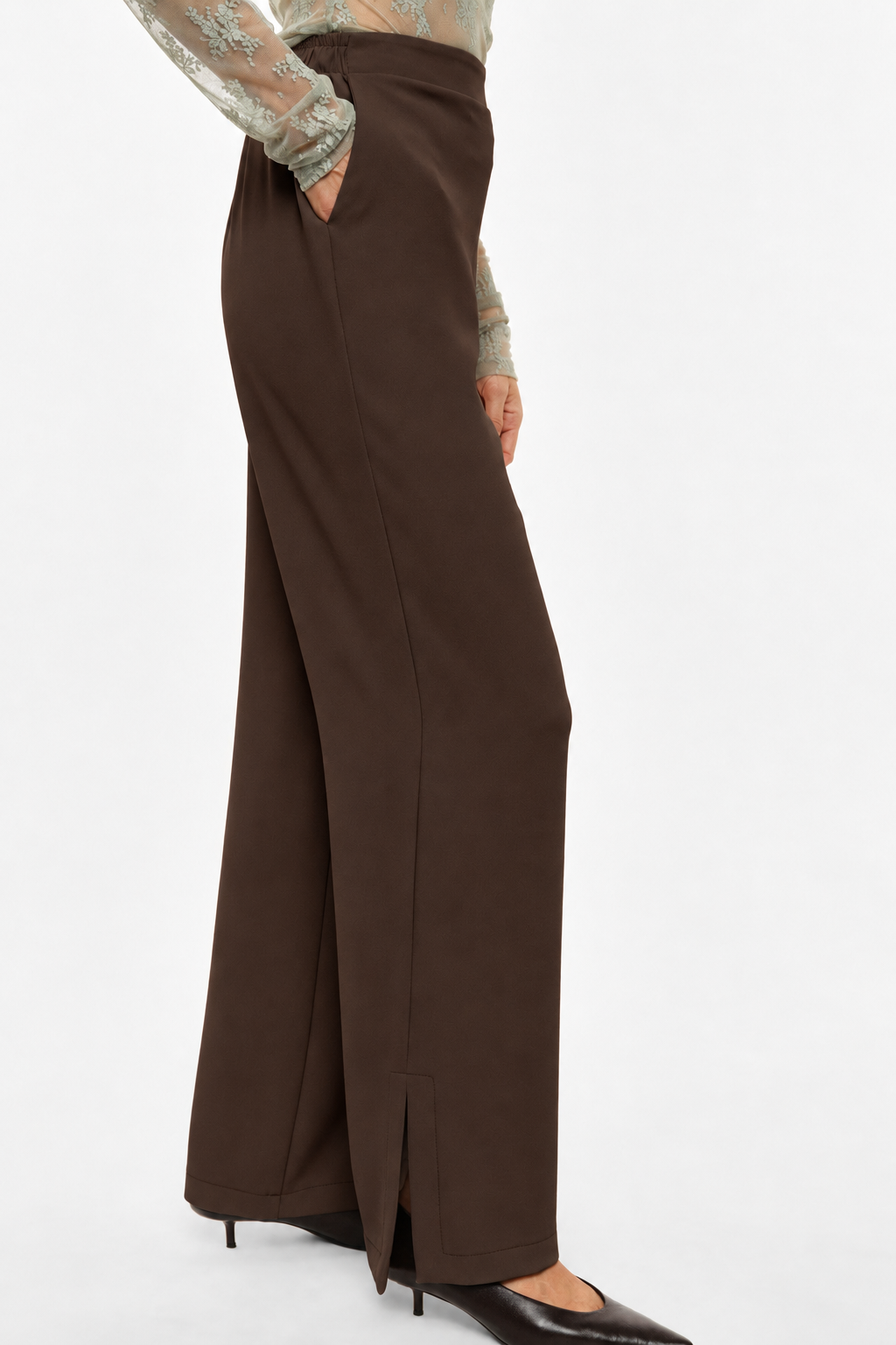 CALÇA CASTANHO ESCURO COM ABERTURA FRONTAL IMPERIAL