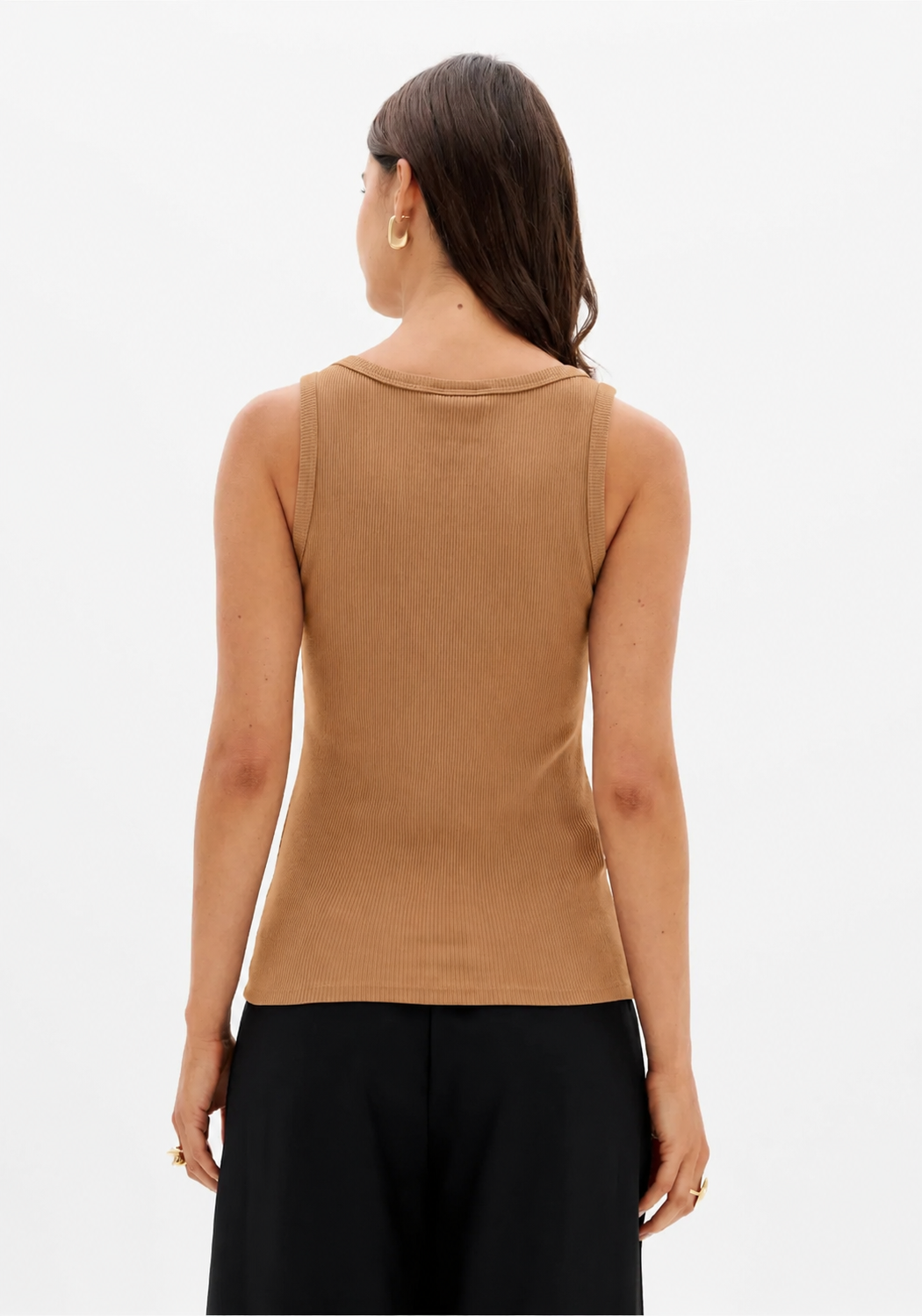 TOP CANELADO CAMEL COM PLACA DOURADA LANÇA PERFUME