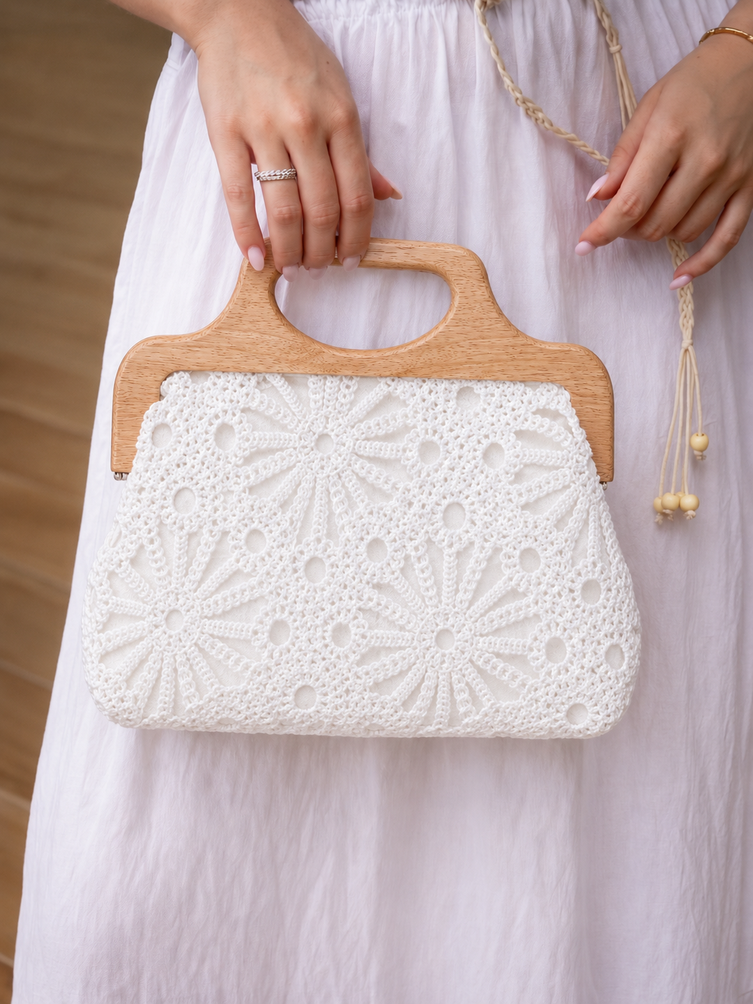 MALA EM CROCHET COM ESTRUTURA EM MADEIRA PONTO CHIC