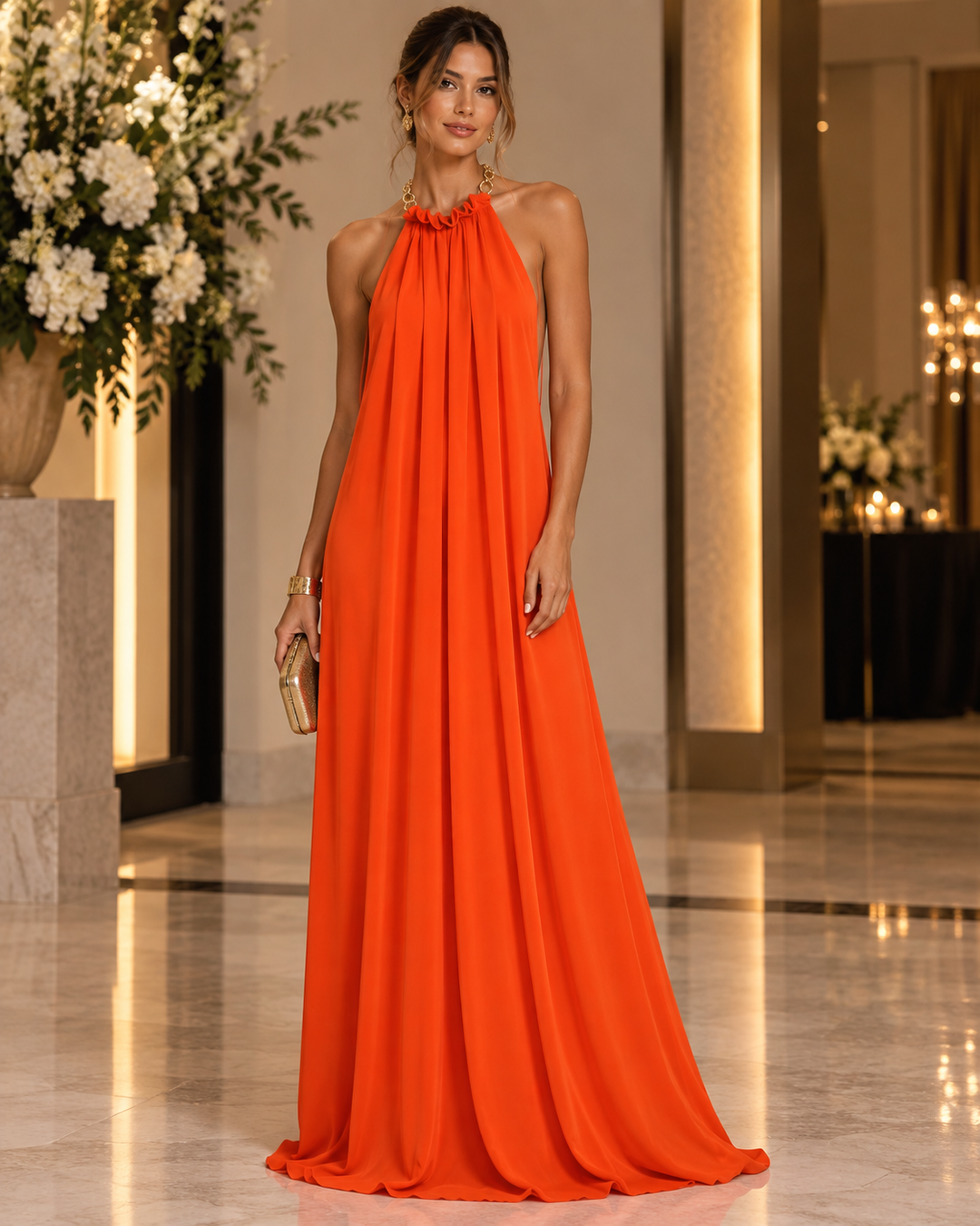 VESTIDO COMPRIDO LARANJA COM CORRENTE DOURADA PONTO CHIC