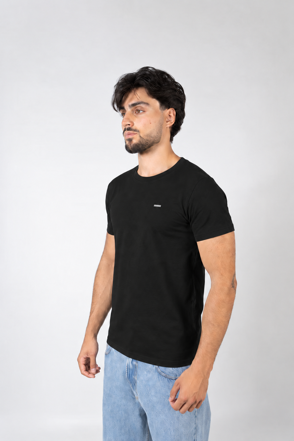 T-SHIRT BÁSICA PRETA JOVITS