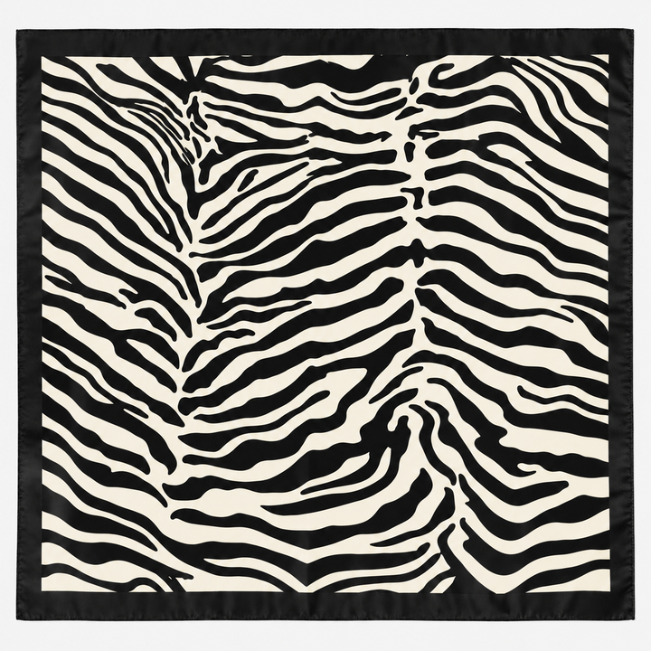 LENÇO BRANCO COM PADRÃO ZEBRA PRETO PONTO CHIC